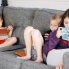 Videourile și jocurile la copiii mici, rețelele sociale la adolescenți. Cu ce își ocupă timpul generația tânără?