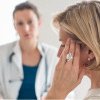 Simptomele timpurii de menopauză și migrenele prevestesc probleme cardiace