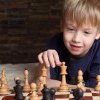 CURSURI COPII Centrul de Zi al Asociației Stea din municipiul Satu Mare continuă cursurile de șah pentru copii și tineri.