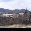 Școala din Gârcina a rămas cheală