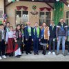Ministrul Mediului, Mircea Fechet, susține educația ecologică alături de copiii din Dărmănești
