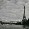 (VIDEO) Arcul de Triumf din Paris, blocat cu tractoare şi baloţi de paie