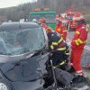 Ciocnire violentă între două autoturisme la Frasin. O mașină s-a făcut praf. Pompierii au salvat o șoferiță rămasă încarcerată