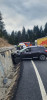 Ciocnire violenta între un autoturism și un TIR cu trei răniți grav la Poiana Stampei. Autoturismul s-a înfipt cu fata în zidul drumului (foto)
