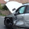 O șoferiță de 25 de ani din județul Bacău s-a oprit cu mașina într-un cap de pod la Oniceni