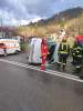 Un microbuz s-a răsturnat la Prisaca Dornei. Cinci persoane au ajuns la spital cu traumatisme (foto)