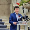 Premierul Ciolacu îi oferă metroul viitorului primar general, altul decât Nicușor Dan