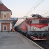 Doi tineri din Brașov au fost răniți după ce s-au urcat pe garnitura unui tren