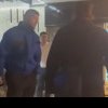 Bărbat îmbrăcat în călugăr, scos cu forța dintr-un restaurant din Focșani. Agentul de pază a folosit un șpray lacrimogen și l-a lovit cu bastonul
