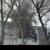 Un bloc din Galați a luat foc. 12 persoane au fost scoase din flăcări de pompieri
