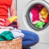 Cum să speli rufele colorate ca să-şi păstreze strălucirea