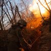 „Ne retragem sau așteptăm până când suntem uciși cu toții”. Armata rusă avansează în Donețk, explorând apărarea vulnerabilă a Ucrainei