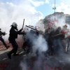 Noi ciocniri violente, la Atena, între studenții greci și poliție, înaintea votului din Parlament privind înființarea universităților private străine | VIDEO