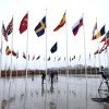 Steagul Suediei, arborat la sediul NATO. Jens Stoltenberg: „Vladimir Putin a eşuat. NATO este mai mare şi mai puternică”