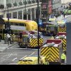 Un autobuz a intrat prin geamul unei clădiri, în centrul Londrei: „Cum a făcut asta cu doar 30 km/h?”. VIDEO
