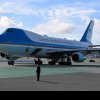 Ziariștii care zboară cu avionul președintelui Americii, acuzați că fură din Air Force One, inclusiv fețe de pernă