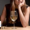 Doar o femeie din cinci știe că alcoolul este un factor de risc în privința cancerului mamar