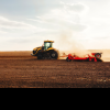 Ministerul Agriculturii lansează programul ”Un tractor pe fermă”. Cui se adresează