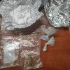 Traficanți de droguri, prinși după ce au vândut sute de pastile de ecstasy. Ce au găsit polițiștii la percheziții