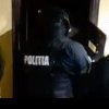 Scenă desprinsă din filme, în Bacău: o tânără a fost răpită de 4 bărbați, iar prietenul ei a fost bătut cu brutalitate