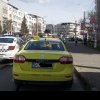 Taximetriștii din Bacău, luați în vizor de polițiști. Mulți au fost amendați pentru staționare interzisă