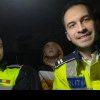 Un băiețel rătăcit a fost ajutat de polițiști să ajungă acasă