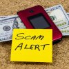 Cum poți fi furat de două ori printr-o nouă fraudă: Falși angajați ai DNSC sună oamenii sub pretextul că-i ajută să-și recupereze banii pierduți