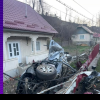 Accident grav în Neamț: 3 tineri au murit iar alți 4 au fost răniți după ce două mașini s-au răsturnat în curțile localnicilor