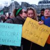 Premieră mondială: Franţa înscrie dreptul la avort în Constituţie