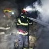 Incendiu la o casă din Lița / Flăcările amenințau să se extindă la alte trei locuințe