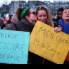 Franţa înscrie dreptul la avort în Constituţie