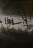 (video) Bătaie ca-n filme la Botanica: Doi tineri, luați la pumni în plină stradă, după un conflict cu 2 fete