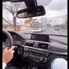 (video) Goana după like-uri l-a lăsat fără BMW şi permis: Un vitezoman care a mers pe contrasenst şi s-a filmat, găsit și sancționat