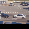 (video) „Situație rară”: Un BMW blochează un Mercedes ieșit pe contrasens și îl obligă să meargă în marșarier până trece pe banda corectă