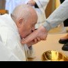 (VIDEO) Papa Francisc a sărutat picioarele a 12 deținute dintr-o închisoare