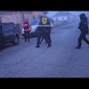 (VIDEO) Un bărbat din Apele Vii, urmărit internațional, prins de polițiștii doljeni