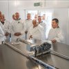 Ion Mînzînă și Petre Daea la deschiderea unor noi investiții ale producătorilor din zona montană din Argeș: un centru de colectare a laptelui și un punct gastronomic local