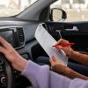 Noi amenzi și tarife majorate pentru șoferii români care circulă fără RCA