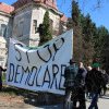 FOTO/VIDEO – Protest pentru salvarea fostei biblioteci din Bistrița: „Nu acceptăm demolarea clădirii! Nu vrea administrația să se miște ? O băgăm noi în priză”