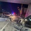 Două autoturisme s-au ciocnit violent sub pasarela de la Burdujeni. ...