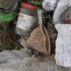 ”Groapă de gunoi” între liniile CFR din zona Gării Ițcani