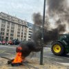 Corina Creţu anunţă că protestele fermierilor continuă la Bruxelles / Ei au înconjurat piaţa din faţa Parlamentului European, în jurul unui foc