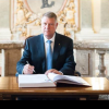 Klaus Iohannis a semnat legea care umflă conturile primarilor, fix înainte de alegeri