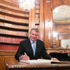 Legea care instituie Anul Centenar al Patriarhiei Române - 2025, promulgată de preşedintele Iohannis