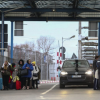 Sâmbătă, peste 200.000 de persoane au tranzitat punctele de trecere a frontiere: Peste 9.000 de ucraineni au intrat în țară