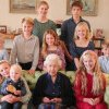 Scandalul pozelor editate ale familiei regale britanice continuă: Imaginea Reginei Elisabeta, posibil modificată de Prințesa de Wales