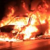 Un autoturism electric a luat foc în mers din cauza unui scurtcircuit