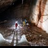FOTO Cercetare internațională în Peștera Ghețarul de la Scărișoara: scanare 3D și sistem de monitorizare a climatului subteran