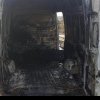 FOTO: Incendiu pe autostrada A3 Turda – Cluj Napoca. O autoutilitară a fost distrusă de flăcări