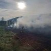 Incendiu la Zărand: două adăposturi de animale s-au făcut scrum